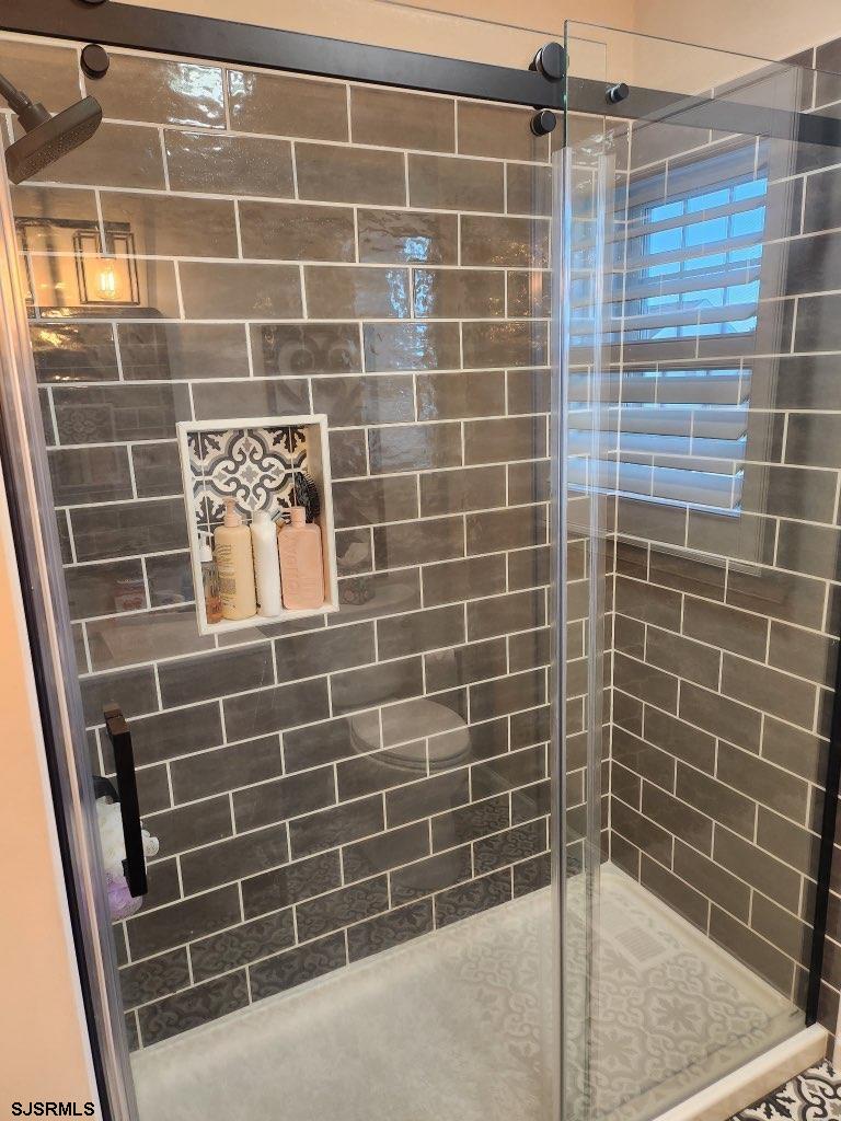 330 Gull Cove Brigantine, NJ 08203 - Photo 25 of 34 a bathroom with a shower