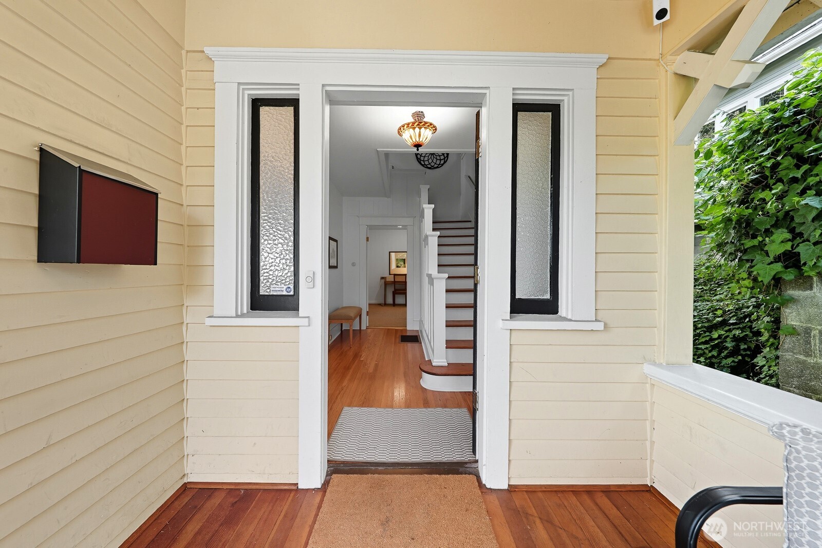 911 North 47th Street Seattle, WA 98103 - Photo 3 of 27