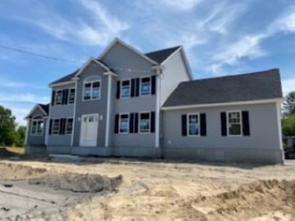72 Simpson Road, Unit 10 Pelham, NH 03076 - Photo 1 of 5