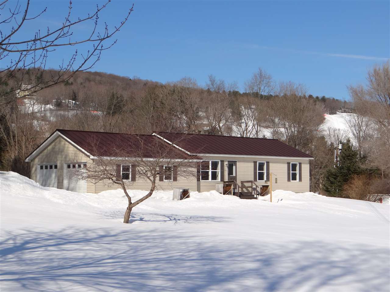 245 Hillside Road Hartford, VT 05059 - Photo 1 of 24 Gallery Image 1