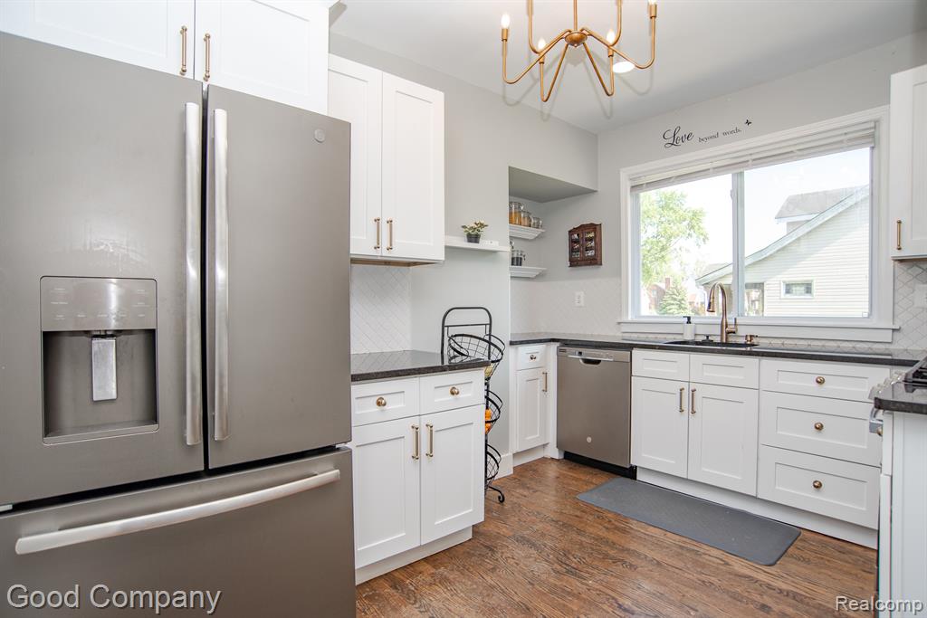 4691 Balfour Road Detroit, MI 48224 - Photo 12 of 39