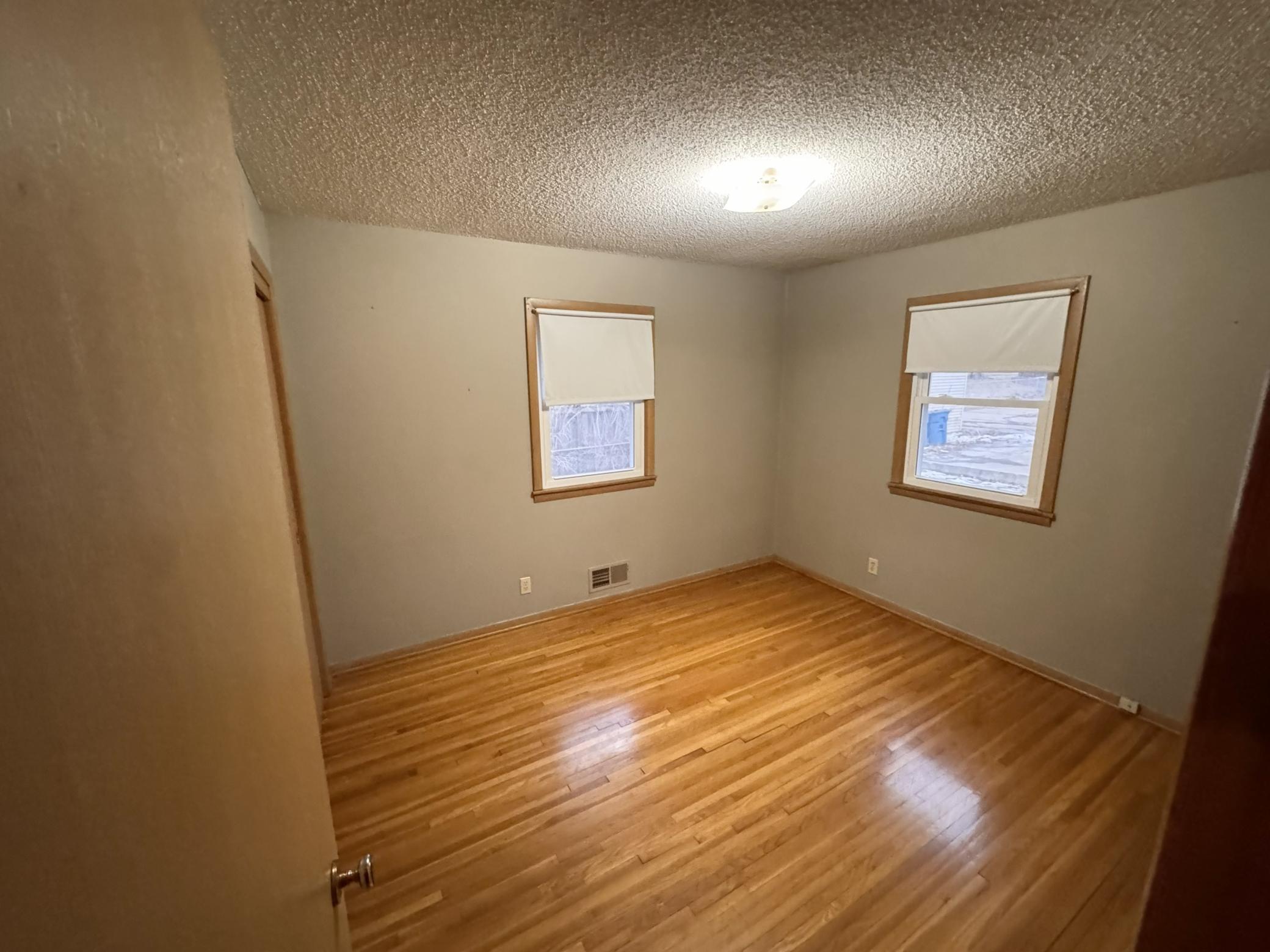4229 Unity Avenue North Minneapolis, MN 55422 - Photo 8 of 19