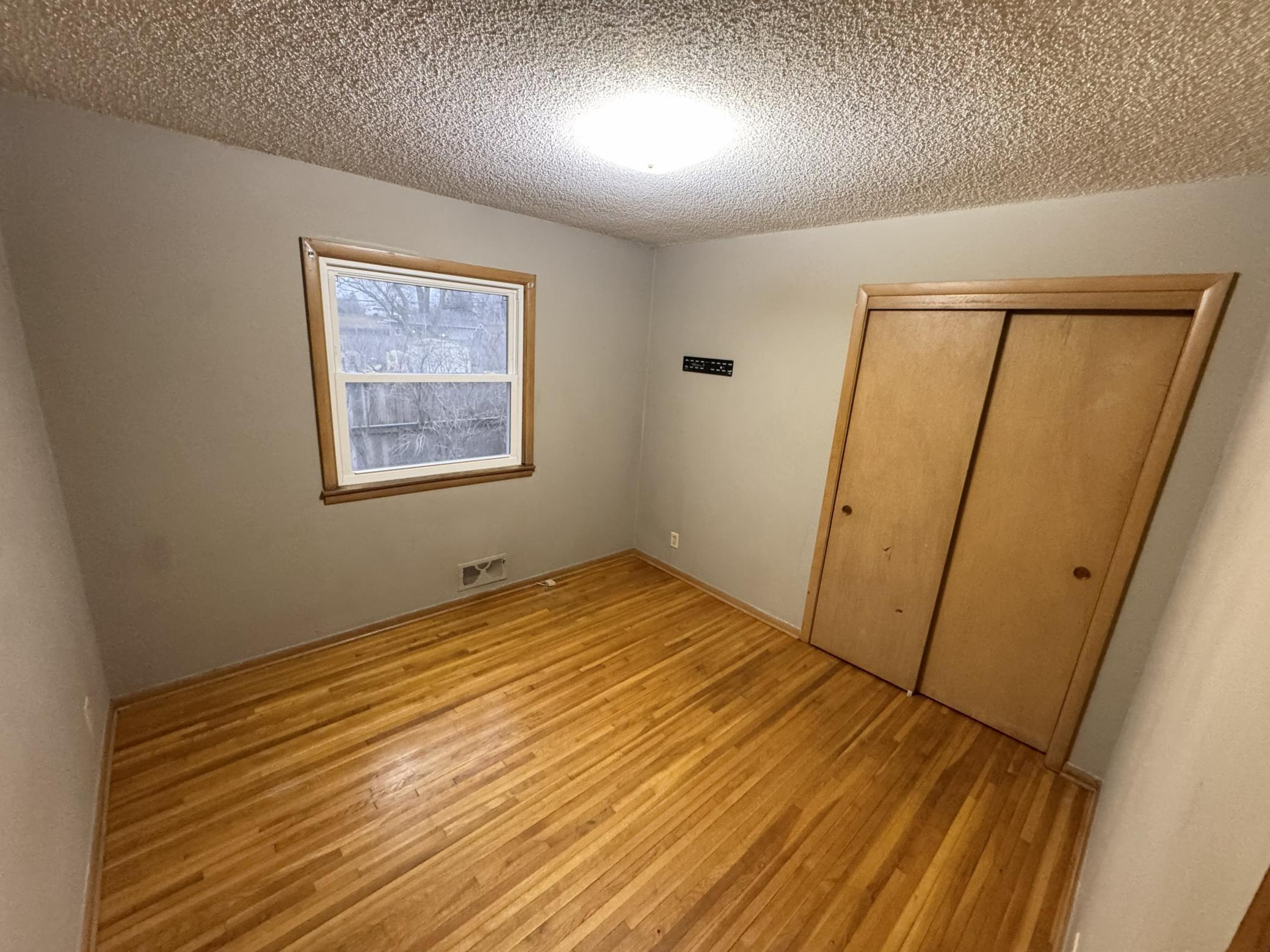4229 Unity Avenue North Minneapolis, MN 55422 - Photo 10 of 19
