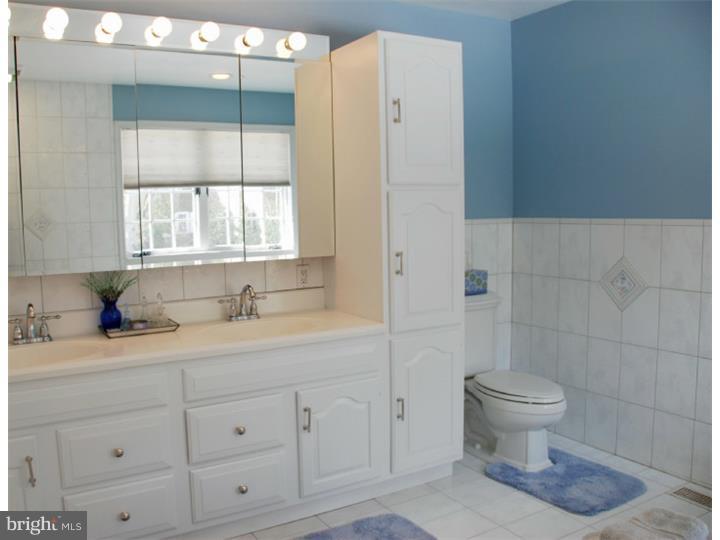 204 Turner Road Wallingford, PA 19086 - Photo 8 of 25 Master Bathroom