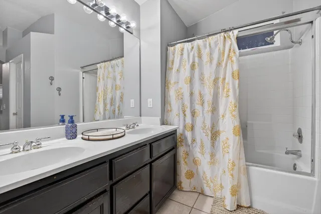 $479,000 | 810 River Raft Court, Modesto, CA 95351