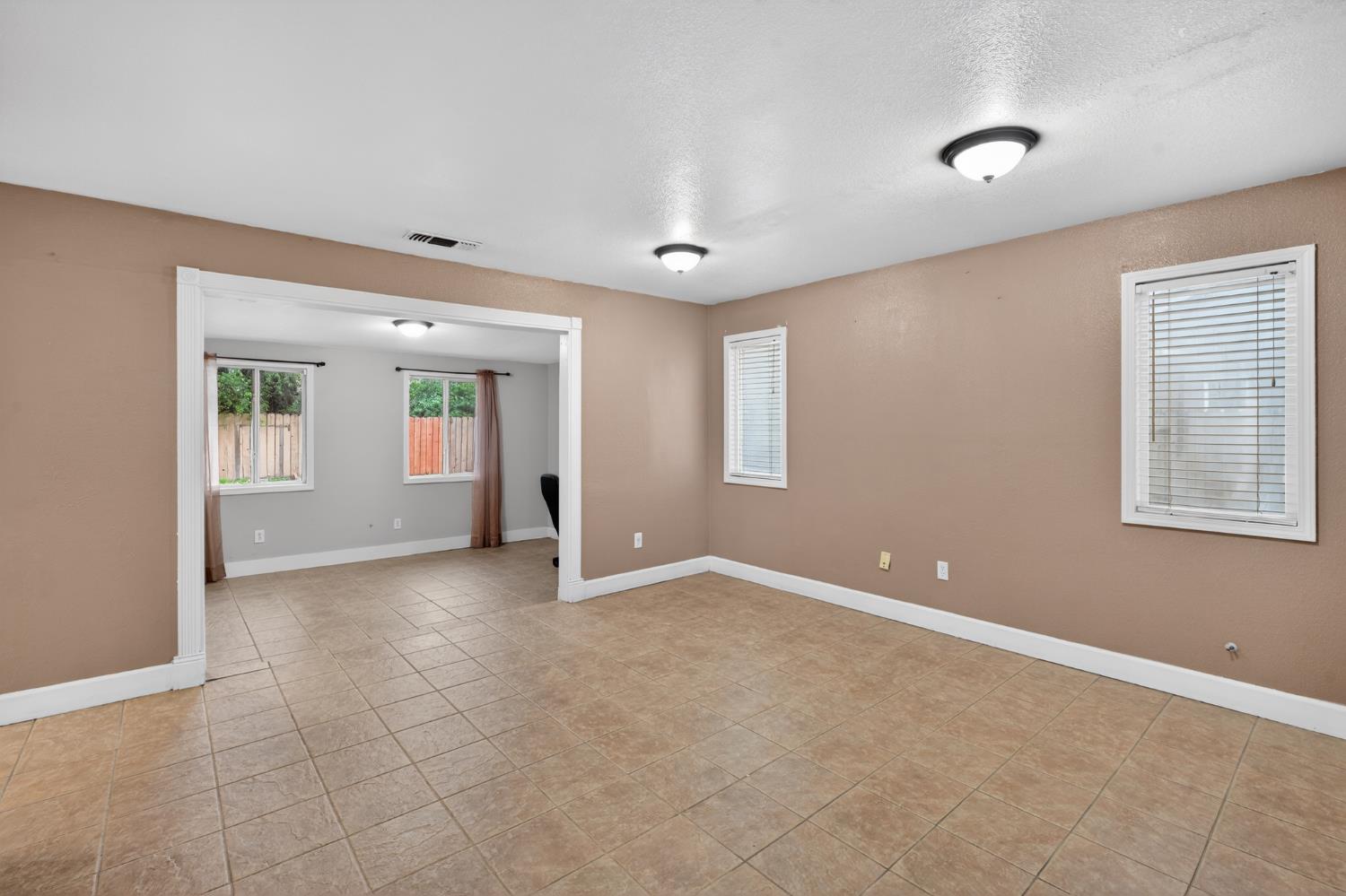 810 River Raft Court Modesto, CA 95351 - Photo 8 of 32