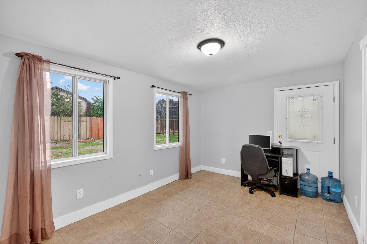 810 River Raft Court Modesto, CA 95351 - Photo 10 of 32