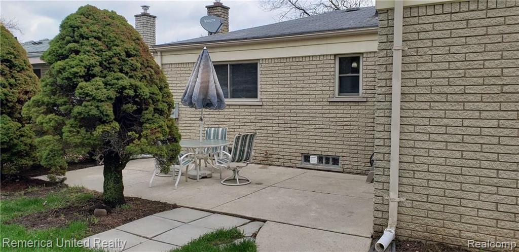 19811 Merriman Road Livonia, MI 48152 - Photo 11 of 41