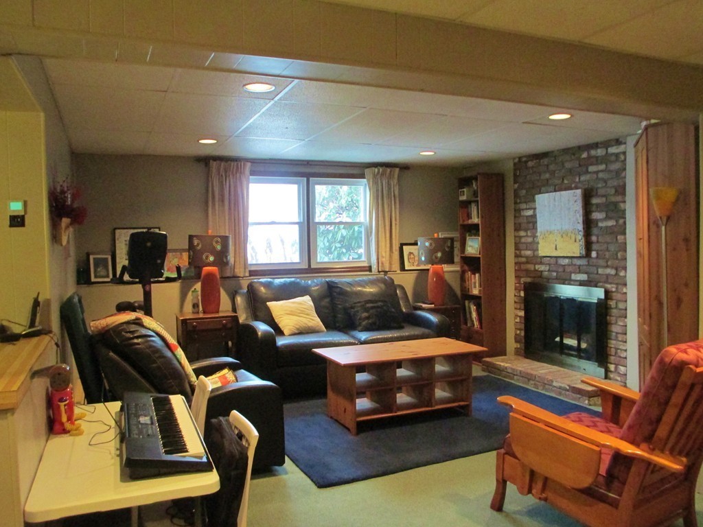 34 Cedar Road Holden, MA 01520 - Photo 17 of 22 Gallery Image 17