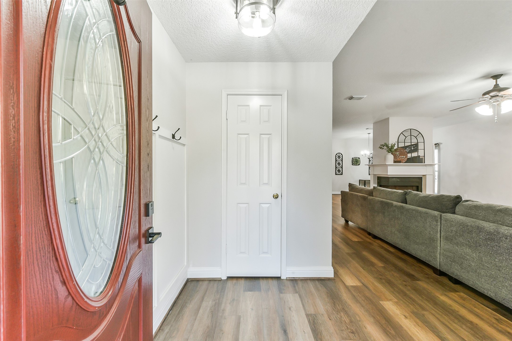 4010 Spring Branch Drive West Pearland, TX 77584 - Photo 5 of 35 a living room with furniture and a wooden floor