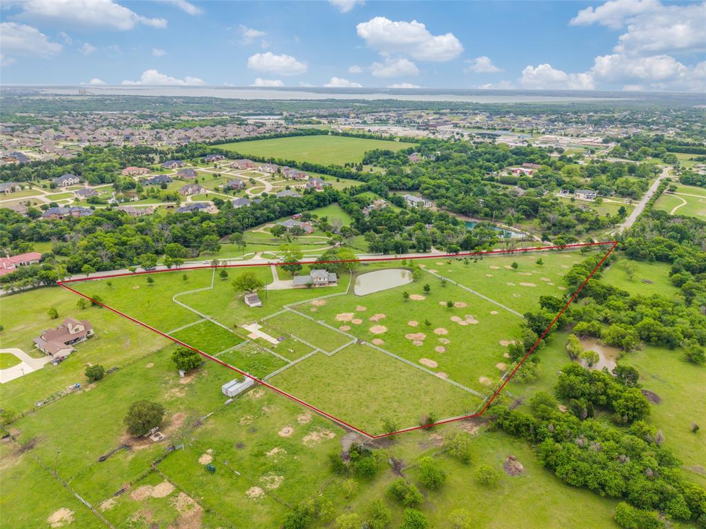 342 East Tripp Road Sunnyvale, TX 75182 - Photo 4 of 5 a view of a tennis court