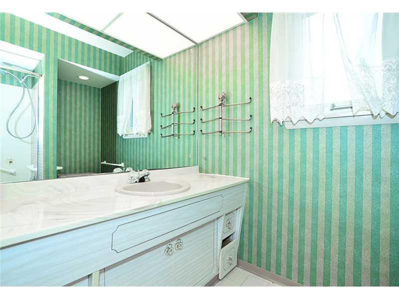 1913 Sample Road Allison Park, PA 15101 - Photo 16 of 22 Full Bath.