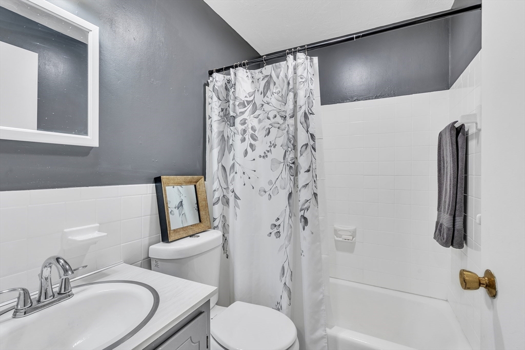 21 Erick Road, Unit 17 Mansfield, MA 02048 - Photo 17 of 23