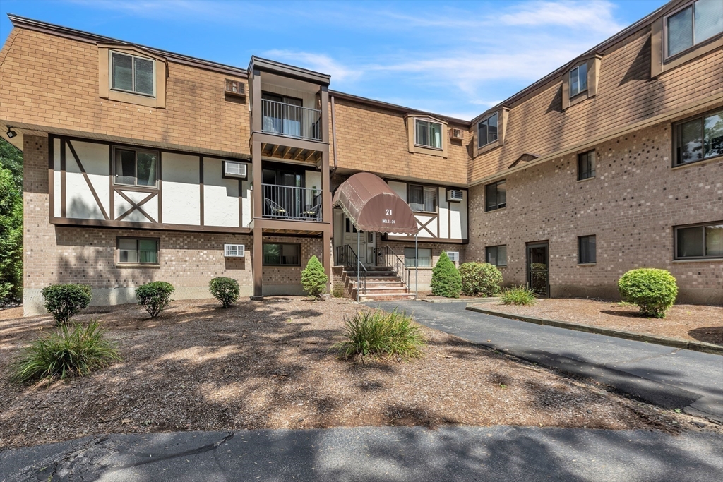 21 Erick Road, Unit 17 Mansfield, MA 02048 - Photo 22 of 23