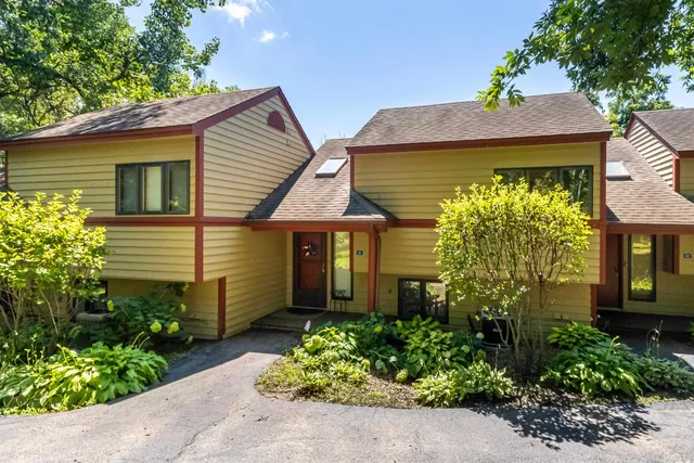 $230,000 | 43 Spring Creek Lane, Galena, IL 61036