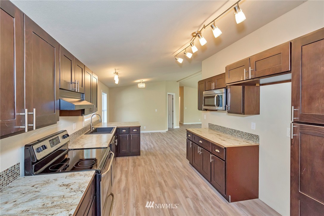 9118 176th Avenue Southwest Rochester, WA 98579 - Photo 14 of 24