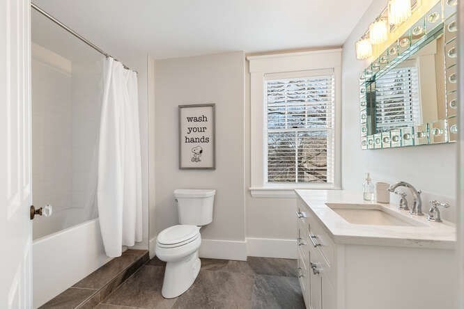 6 Hayes Avenue Lexington, MA 02420 - Photo 28 of 34 a bathroom with a toilet sink and a bathtub