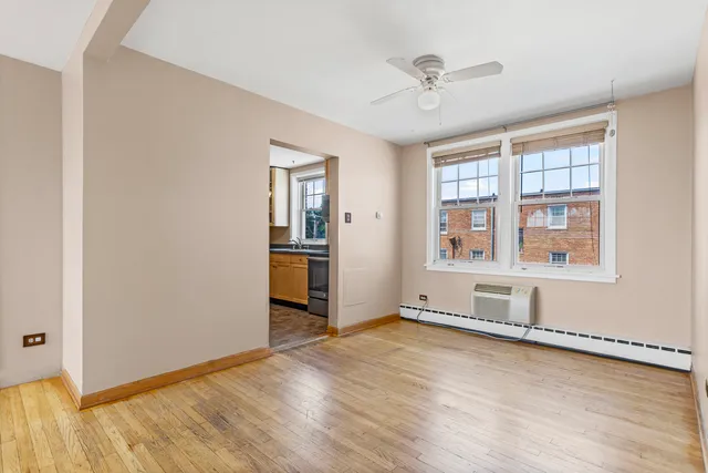 $205,000 | 2434 West Farragut Avenue, Unit 3B, Chicago, IL 60625