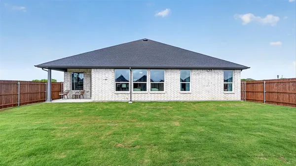 $463,120 | 10417 Palmetto Street, Grand Prairie, TX 76065