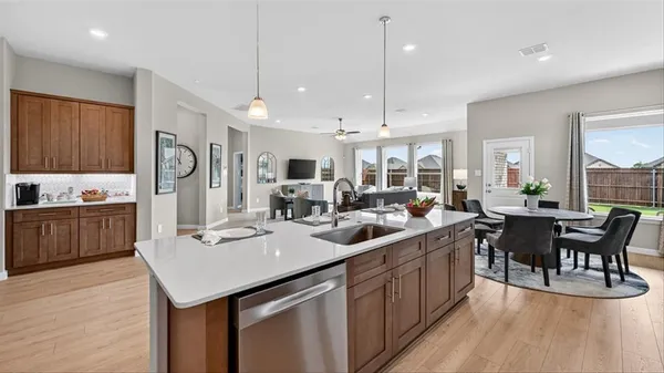 $463,120 | 10417 Palmetto Street, Grand Prairie, TX 76065