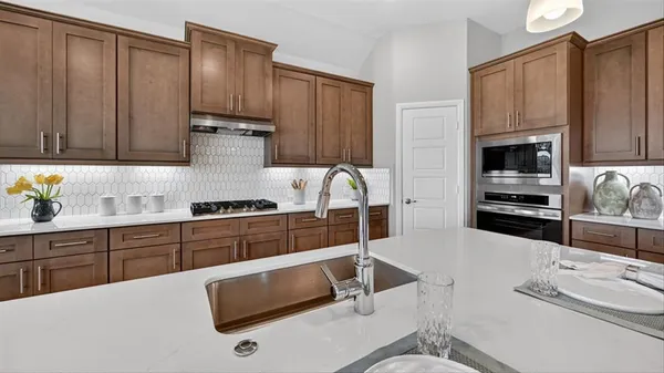 $463,120 | 10417 Palmetto Street, Grand Prairie, TX 76065