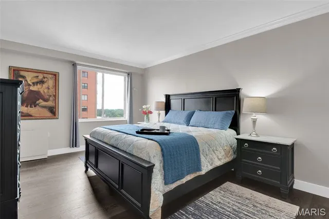 $230,000 | 900 South Hanley Road, Unit 15B, Clayton, MO 63105