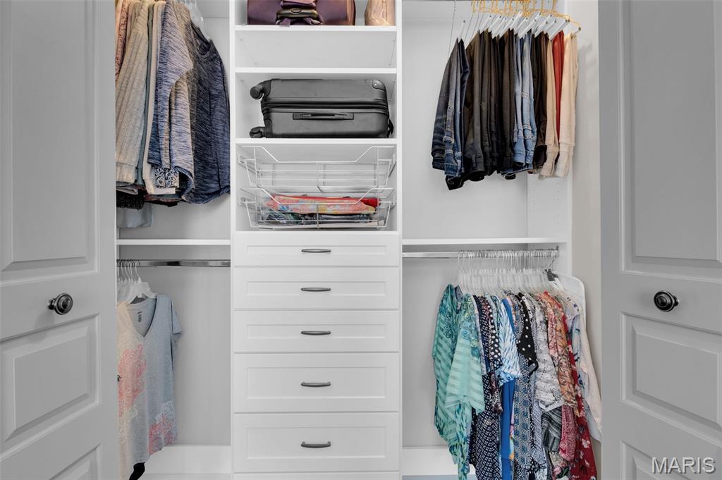 900 South Hanley Road, Unit 15B Clayton, MO 63105 - Photo 12 of 34