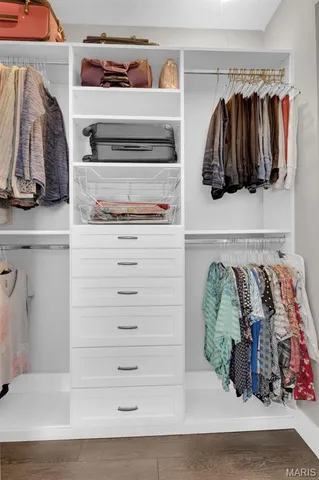 $230,000 | 900 South Hanley Road, Unit 15B, Clayton, MO 63105