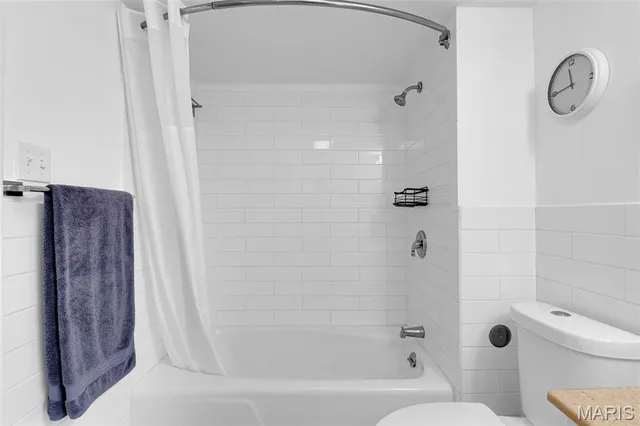 $230,000 | 900 South Hanley Road, Unit 15B, Clayton, MO 63105