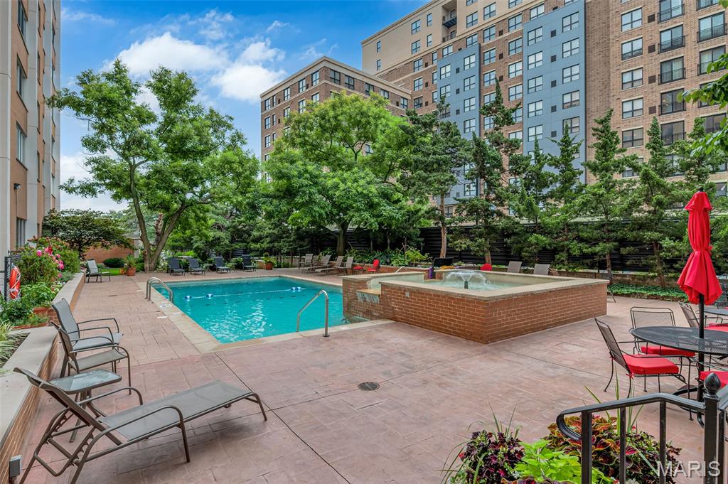 900 South Hanley Road, Unit 15B Clayton, MO 63105 - Photo 20 of 34