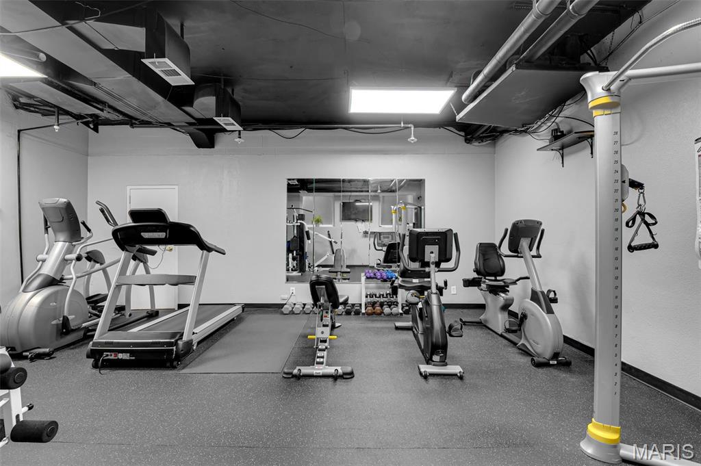 900 South Hanley Road, Unit 15B Clayton, MO 63105 - Photo 25 of 34