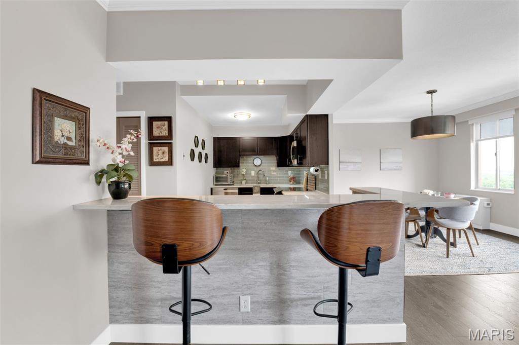 900 South Hanley Road, Unit 15B Clayton, MO 63105 - Photo 5 of 34