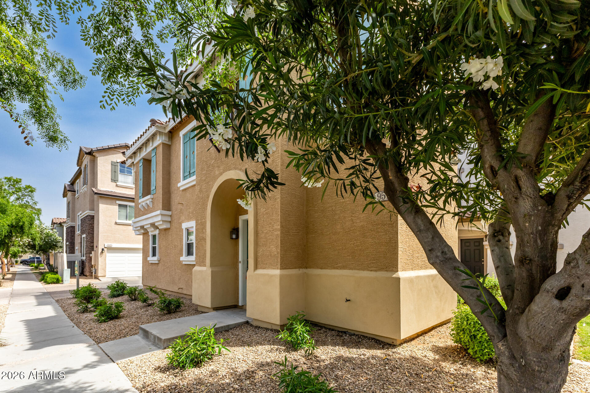 957 West Wendy Way Gilbert, AZ 85233 - Photo 2 of 23 2 - Wendy