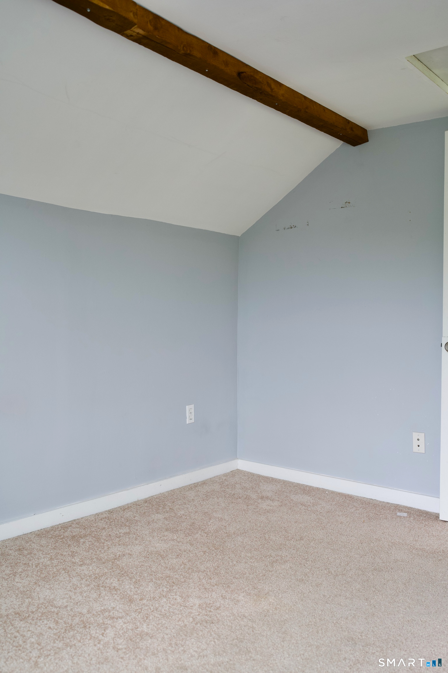259 Peck Hill Road Woodbridge, CT 06525 - Photo 29 of 32 a view of an empty room