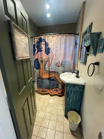 $799,000 | 121 East Warner Street, Ventura, CA 93001