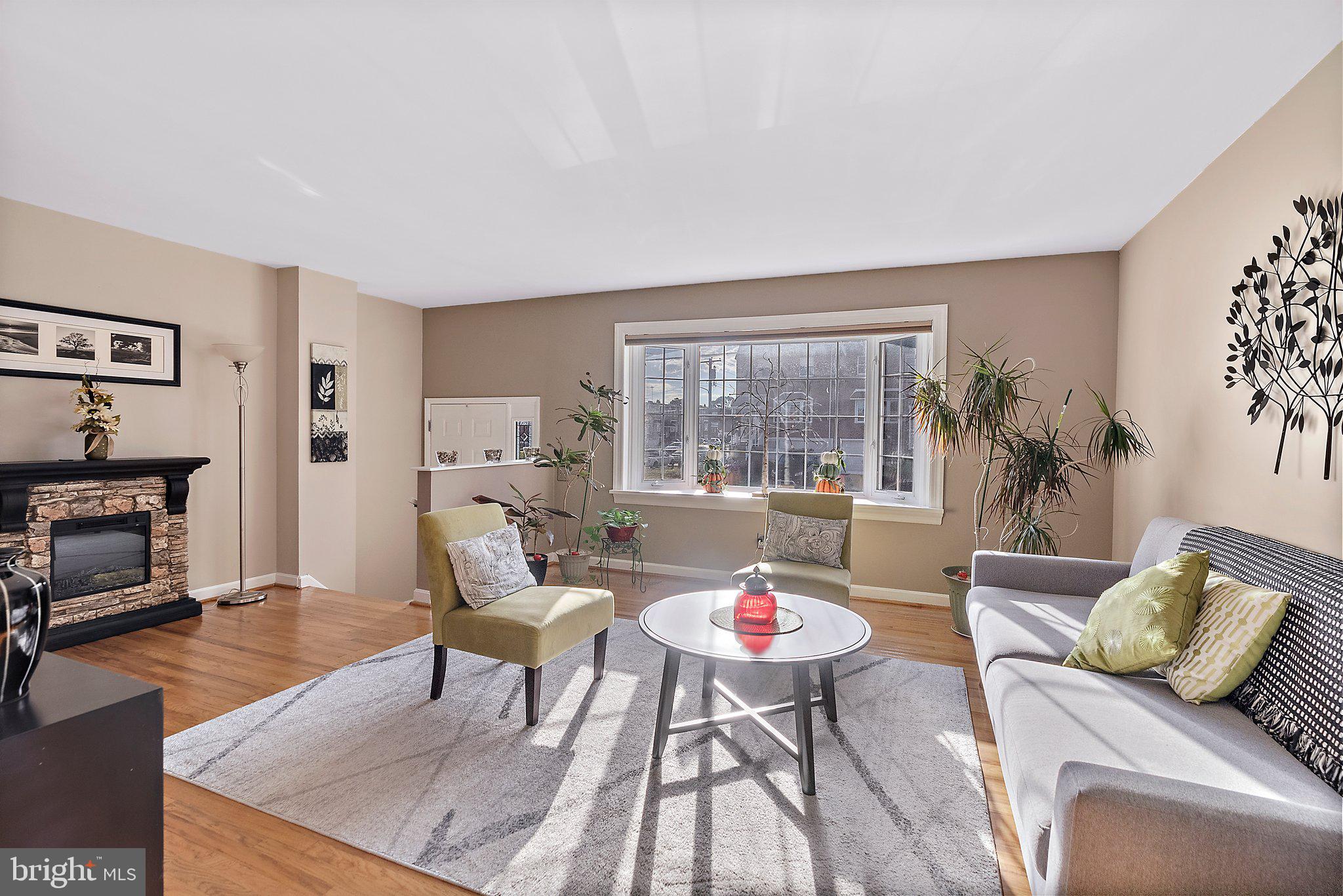 12762 Minden Road Philadelphia, PA 19154 - Photo 4 of 29