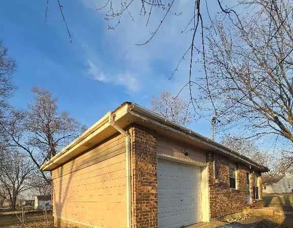 $105,000 | 202 Grasshopper Road, Winchester, KS 66097