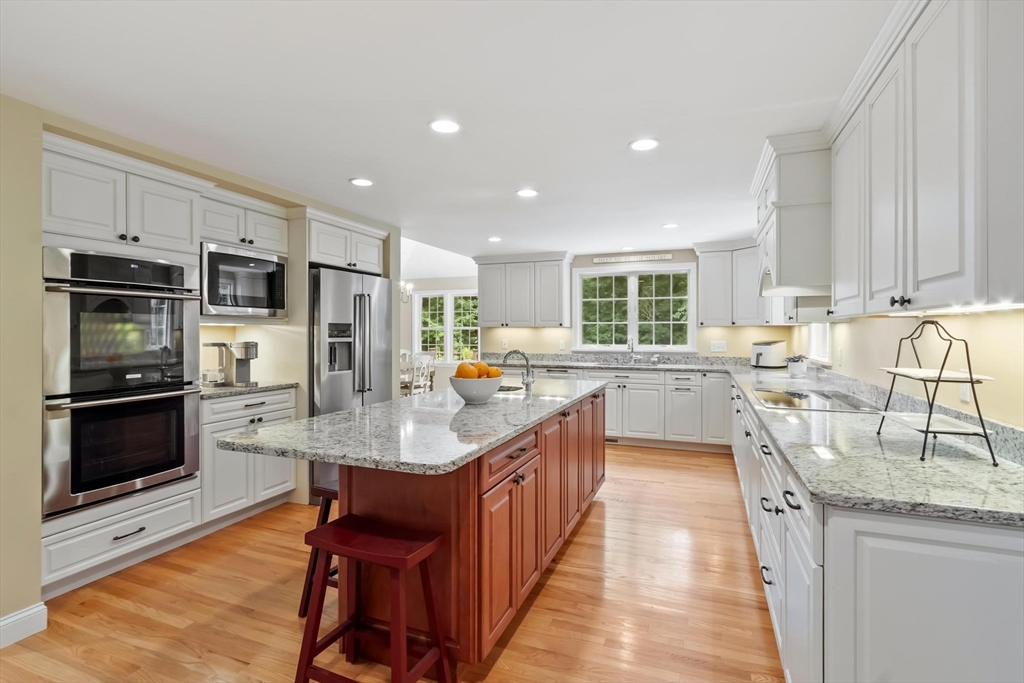 17 Townsend Road Lynnfield, MA 01940 - Photo 2 of 42 Gallery Image 2