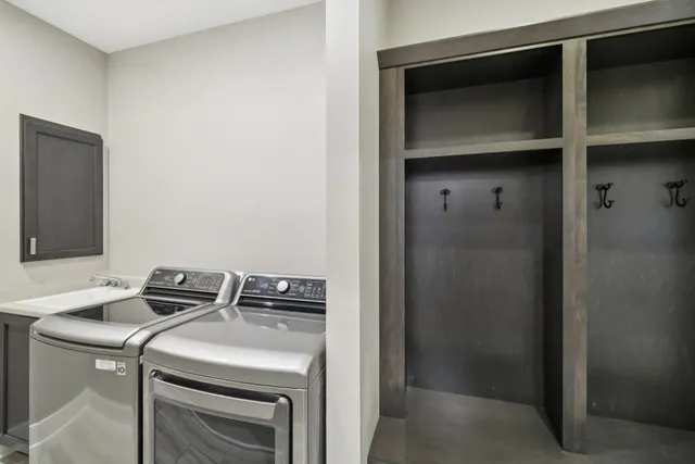 $699,900 | 2109 Korgen Drive, Stoughton, WI 53589