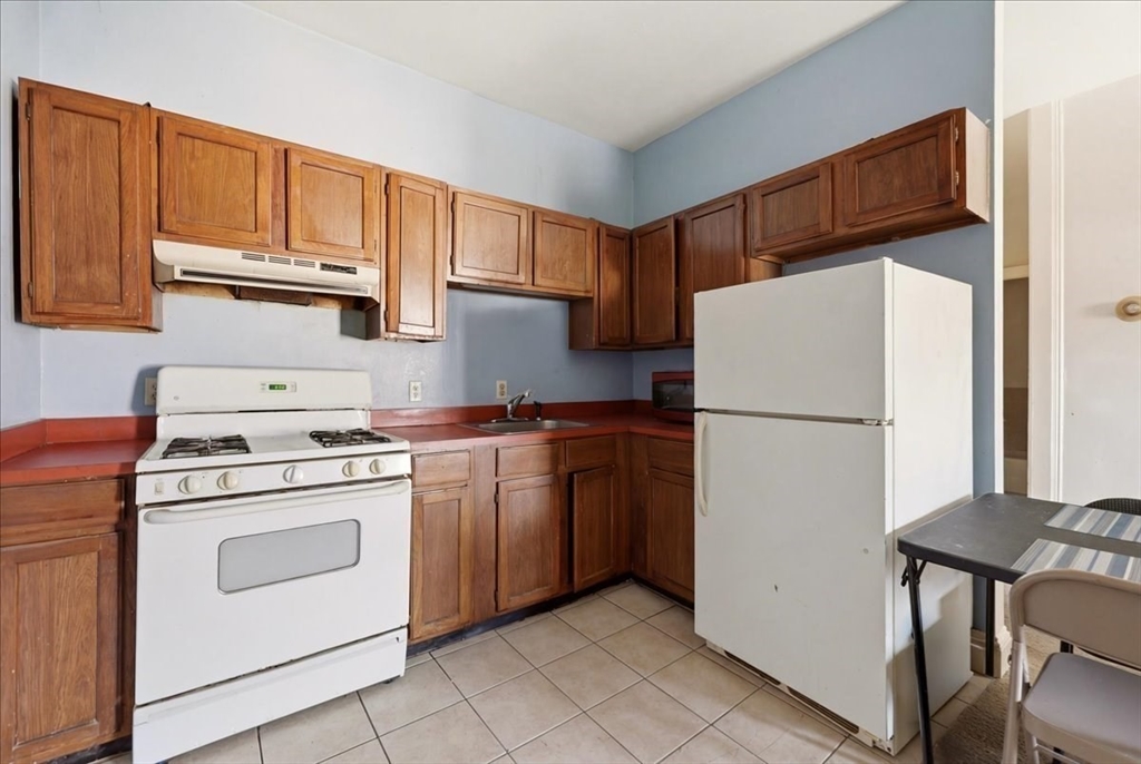 201-203 4th Street Fall River, MA 02721 - Photo 17 of 39