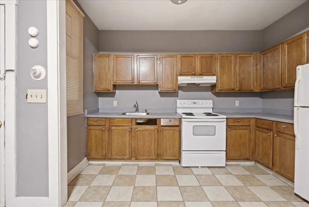 201-203 4th Street Fall River, MA 02721 - Photo 24 of 39