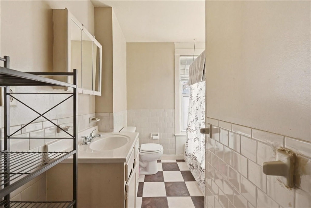 201-203 4th Street Fall River, MA 02721 - Photo 10 of 39