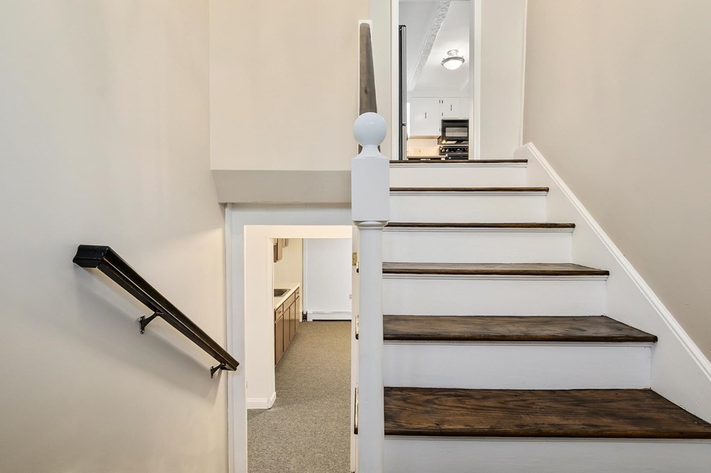 51 Putnam Road Reading, MA 01867 - Photo 4 of 28 Gallery Image 4