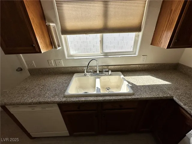 $1,750 | 5290 Panguitch Drive, Las Vegas, NV 89122