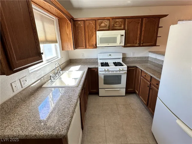 $1,750 | 5290 Panguitch Drive, Las Vegas, NV 89122