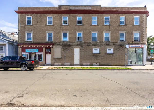 $1,250 | 60 Center Street, Unit 9, Wallingford, CT 06492