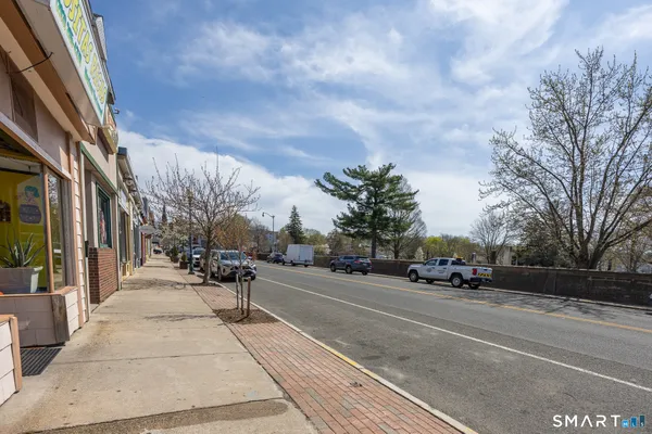 $1,250 | 60 Center Street, Unit 9, Wallingford, CT 06492