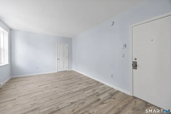 $1,250 | 60 Center Street, Unit 9, Wallingford, CT 06492