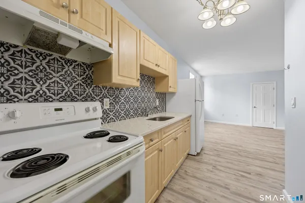 $1,250 | 60 Center Street, Unit 9, Wallingford, CT 06492