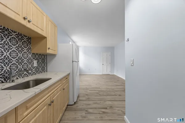 $1,250 | 60 Center Street, Unit 9, Wallingford, CT 06492